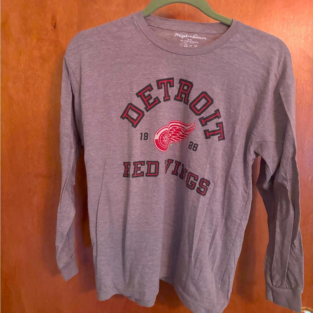 Detroit Red Wings long sleeve t-shirt size L